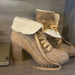 Heeled boots